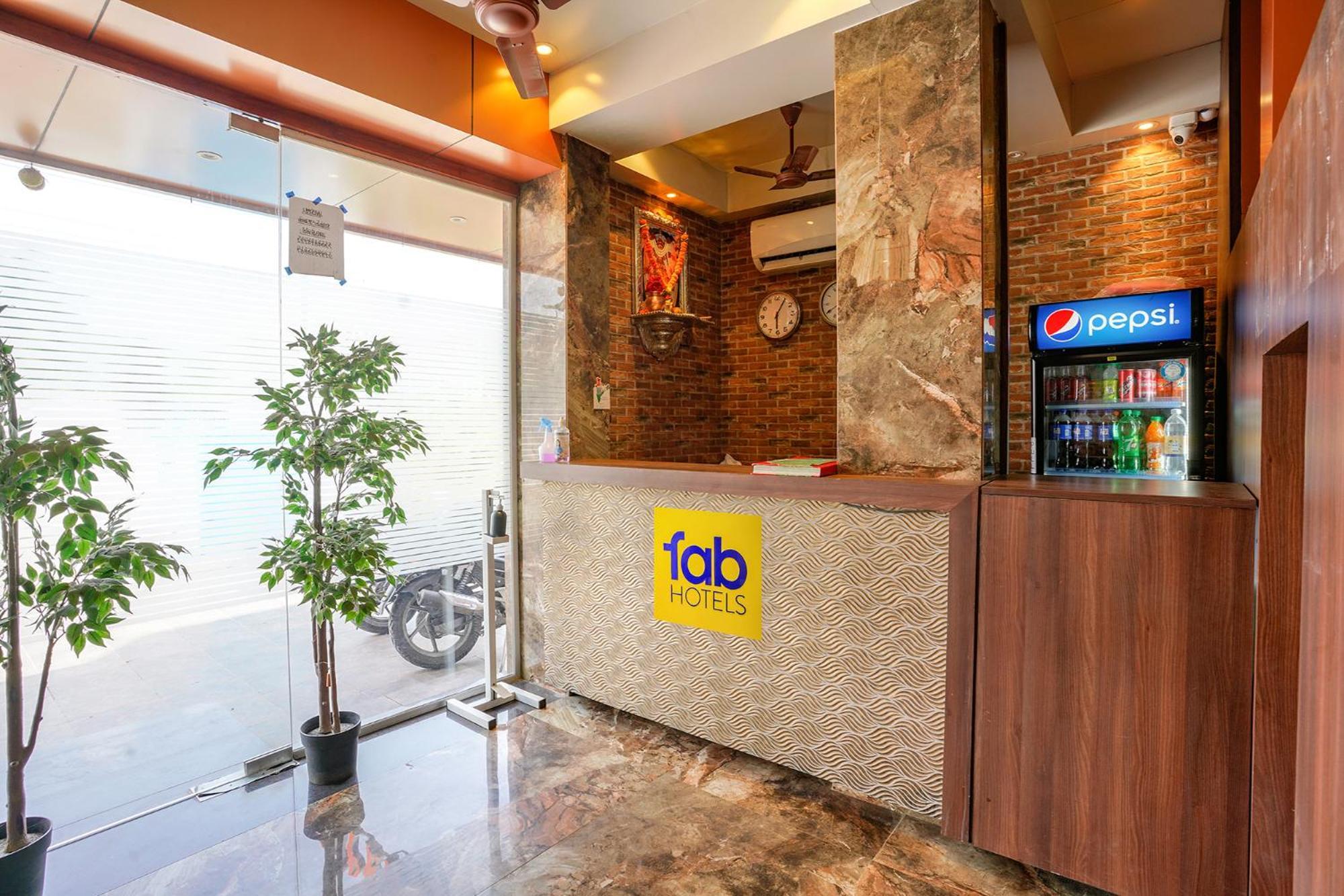 Fabexpress Super 7 Inn - Nr Rabale Station 나비뭄바이 외부 사진